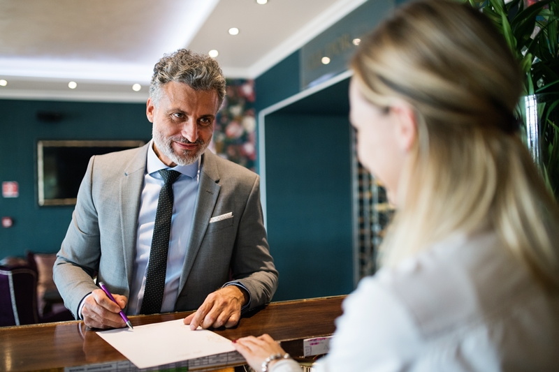 Funciones del Jefe de Recepción en un Hotel