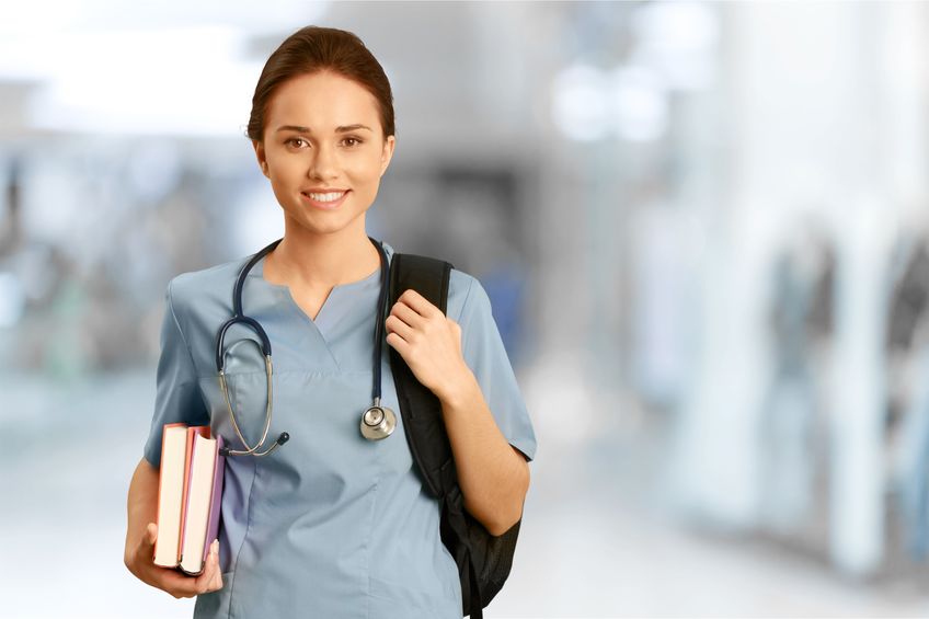 Funciones principales de un Técnico en Cuidados Auxiliares de Enfermería en los servicios de ginecología y obstetricia