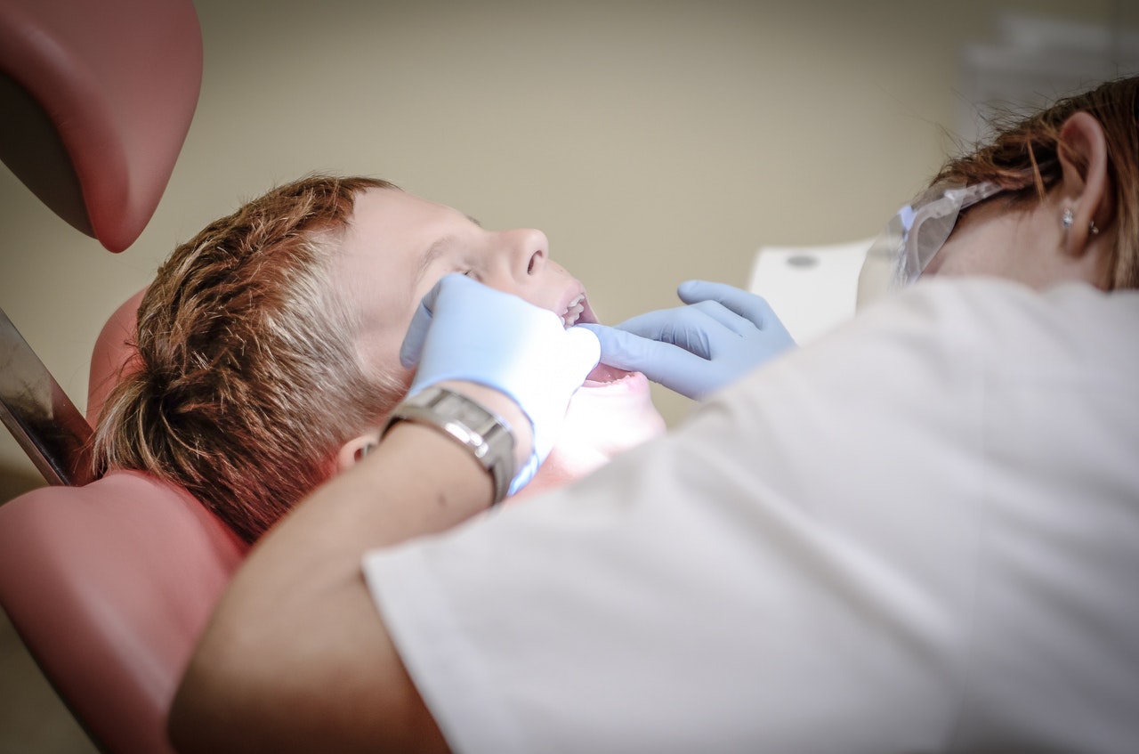 ¿Cuáles son las funciones de un técnico superior en higiene bucodental?