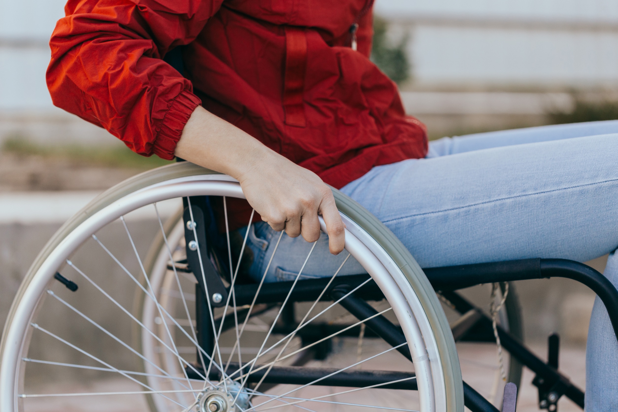 Beca NEAE y otras ayudas de estudios de FP para personas con discapacidad en 2023