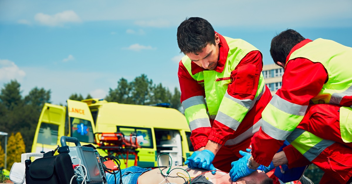 Técnicos en emergencias sanitarias: Lo estamos dando todo para combatir la  epidemia - NIUS