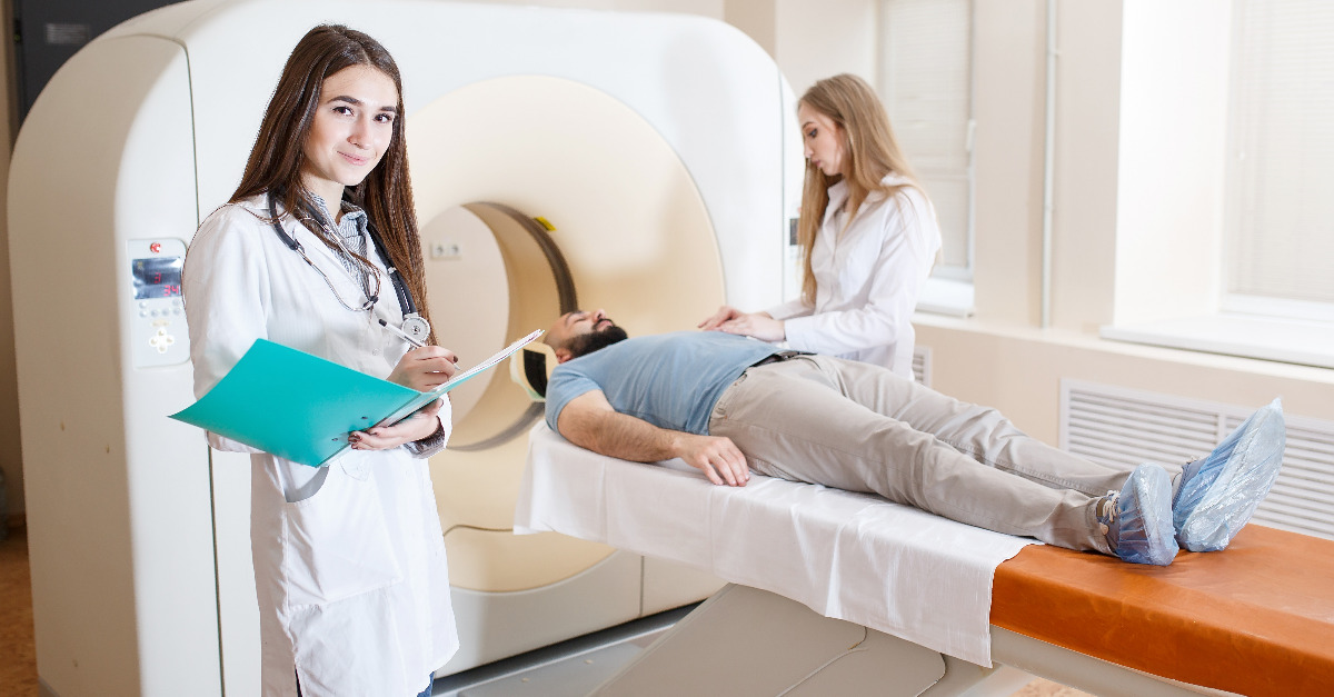 Grado Medio para acceder a Radioterapia y Dosimetría, ¿cuál estudiar?